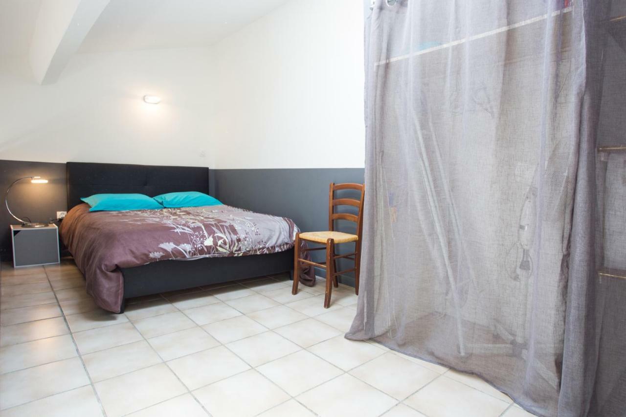 Duplex 4 Personnes A 200M De La Mer Apartment Hyeres Bagian luar foto